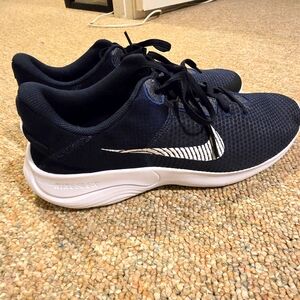 Nike Flex Run Size 11.5